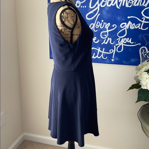 🔥EUC🔥 Alice + Olivia Monah A-Line Navy mini Dress 10 - Picture 4 of 12